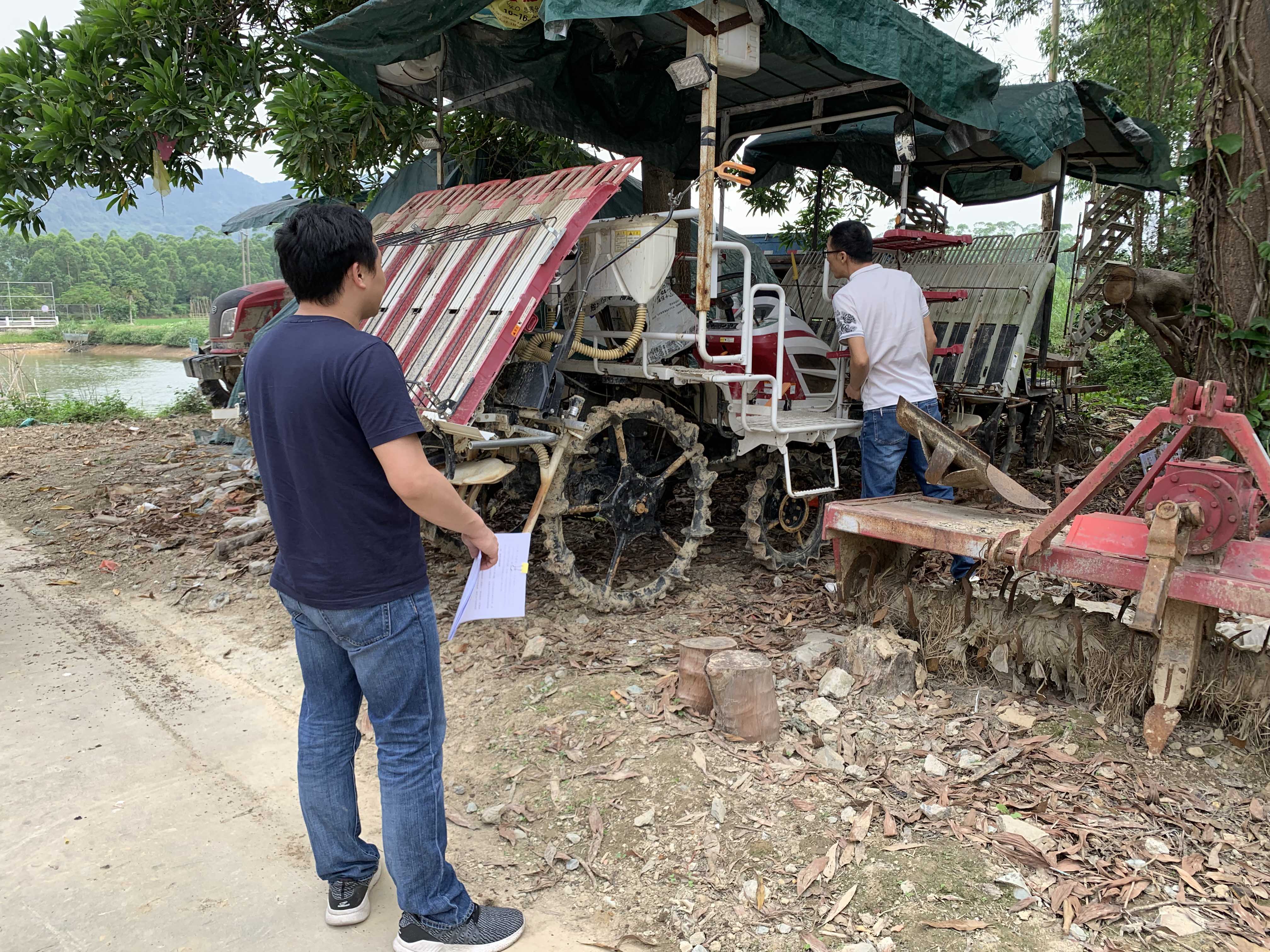 鎮應急辦、專職消防隊、農綜、公共服務辦等鎮安委會成員單位分別按各行業領域職責廣泛開展“五一”前安全檢查 (5).jpg