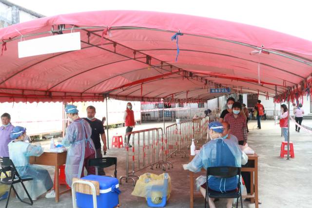 各核酸采集點規范有序運行 各核酸采集點規范有序運行