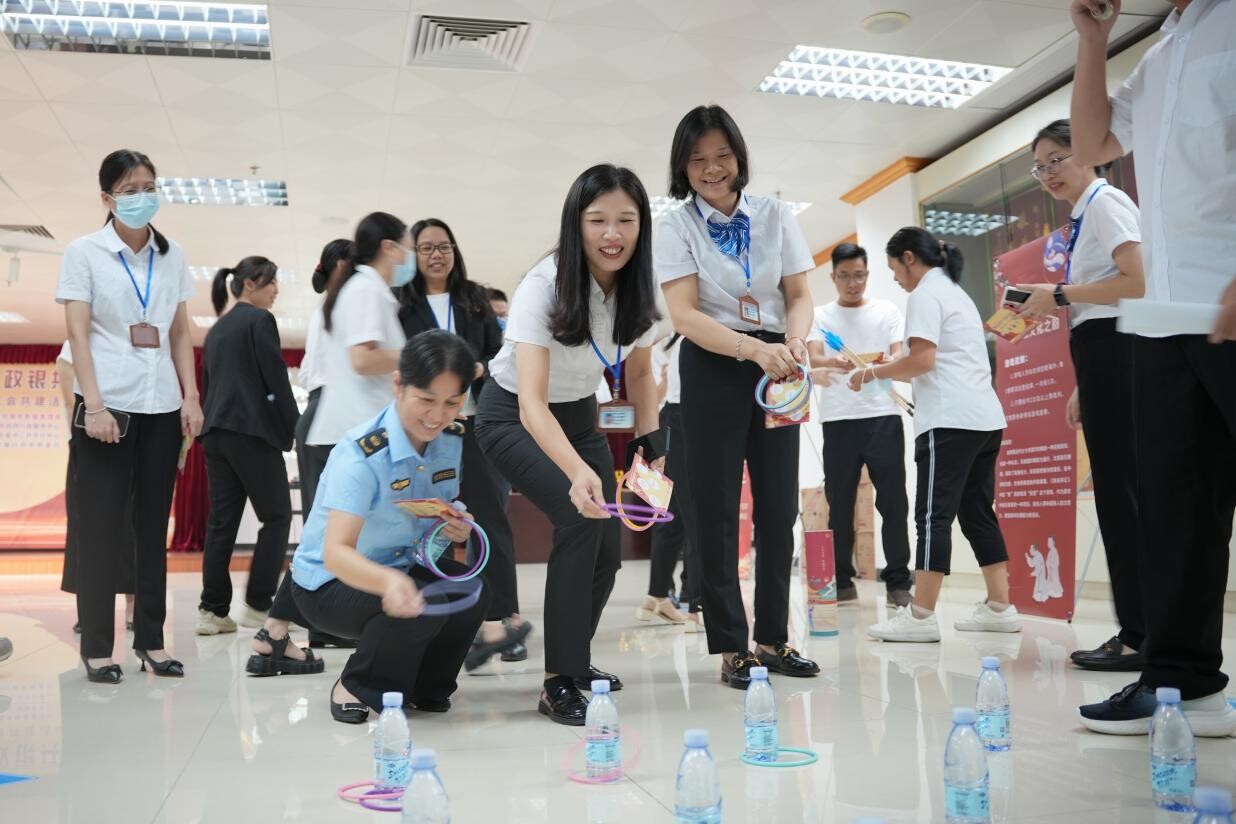 歡聚中秋佳節(jié) 政銀共譜未來--開平市政務服務數(shù)據(jù)管理局舉辦黨建、團建、工會共建活動_6