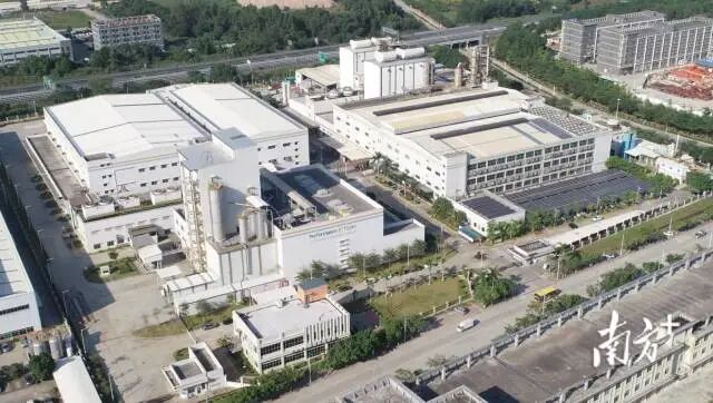 銀都拉瑪(開平)高性能纖維第二有限公司檢測中心,成為國內聚酯浸膠簾子布行業首家通過CNAS認可的實驗室。 受訪者 供圖 圖片