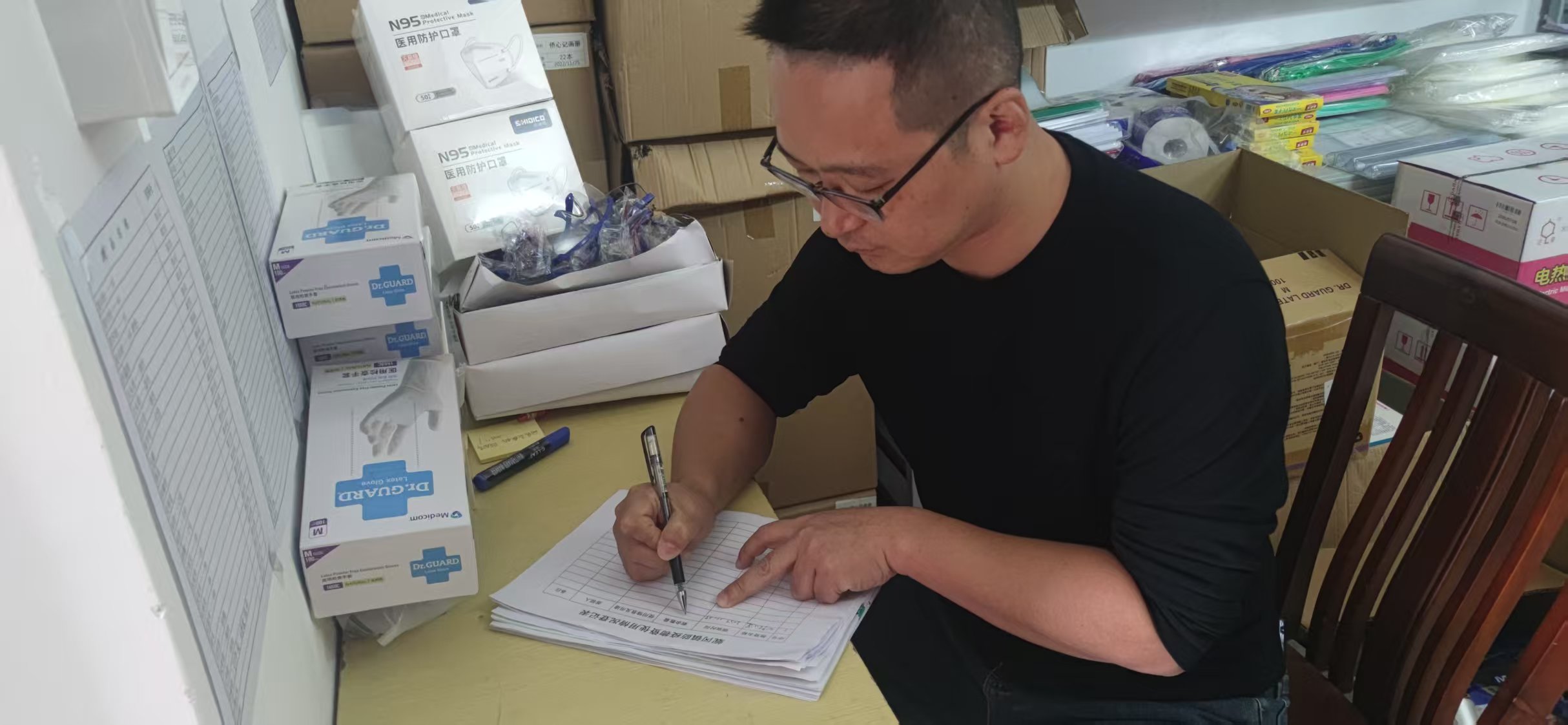 開(kāi)平市退役軍人第66期工作簡(jiǎn)報(bào) 用軍人的忠誠(chéng)與擔(dān)當(dāng) 堅(jiān)強(qiáng)筑牢疫情防控防線.doc_2