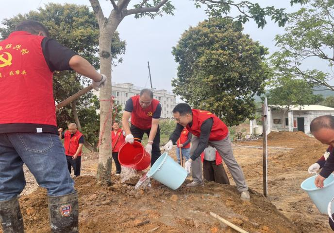 春回大地萬物蘇 植樹添綠正當時