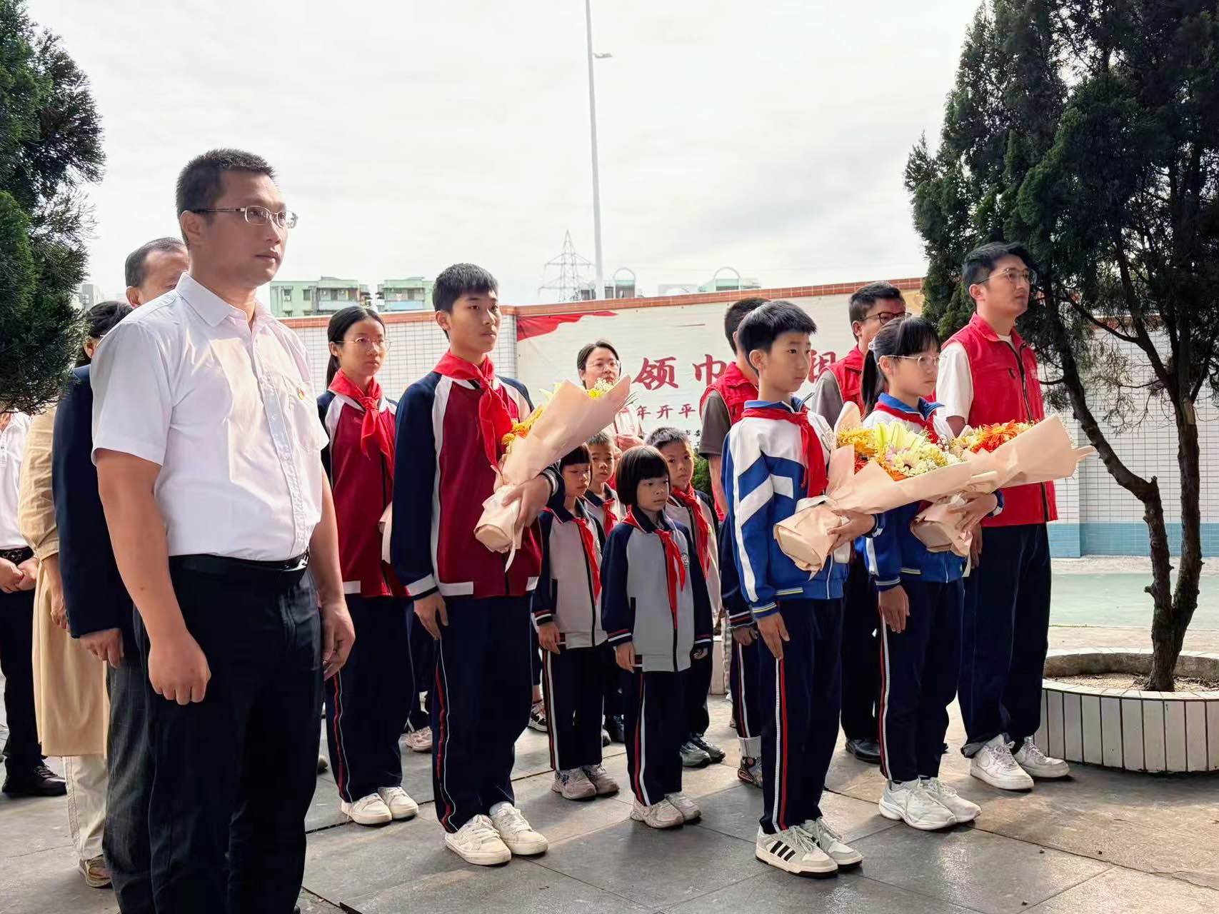 清明祭英烈 薪火永相傳——蒼城鎮(zhèn)開展清明祭英烈活動